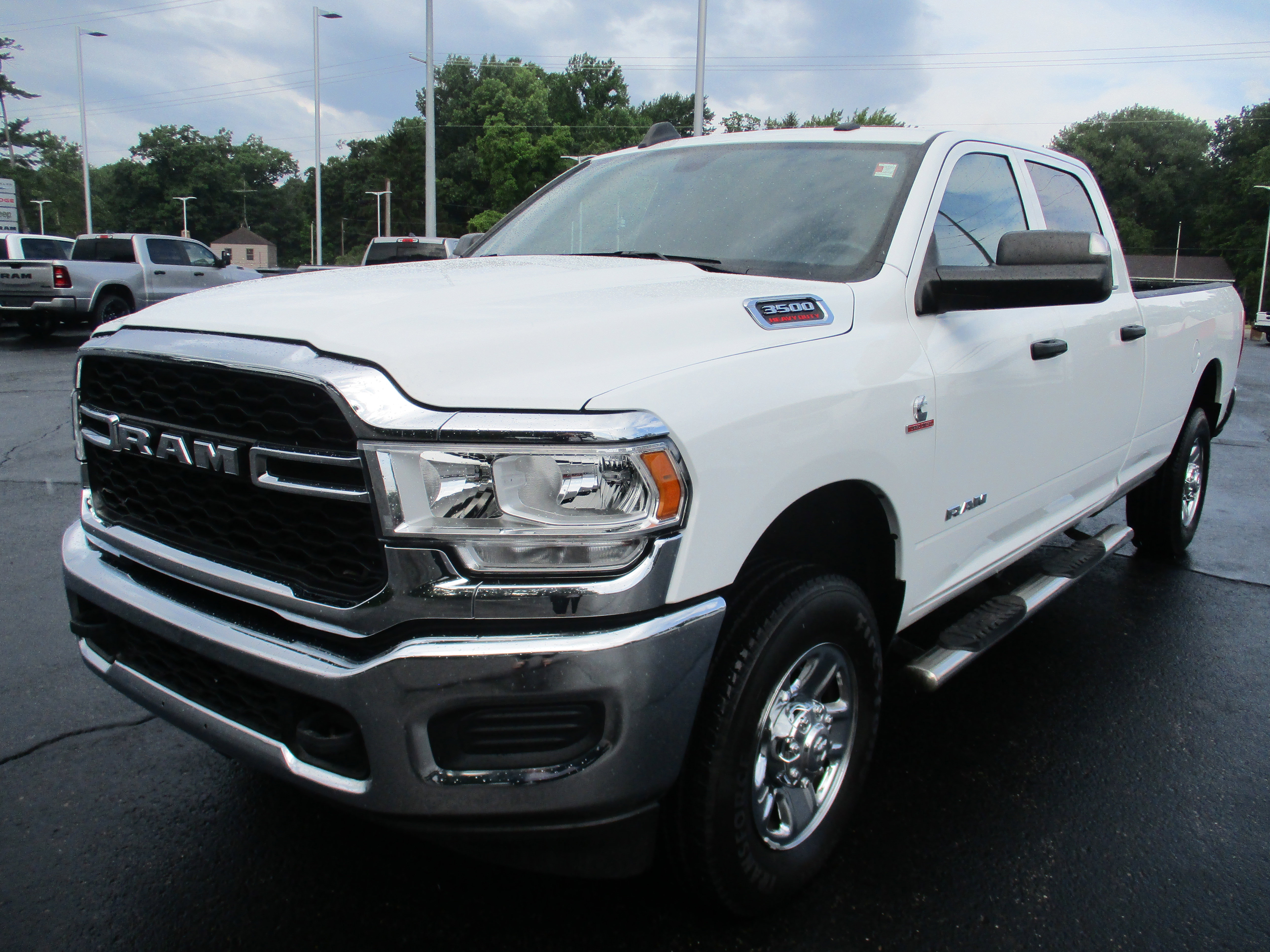 2022 Ram 3500 Tradesman photo 4