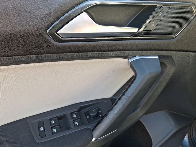 2018 Volkswagen Tiguan S photo 11