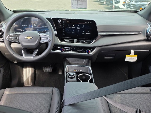 2026 Chevrolet Equinox LT photo 2