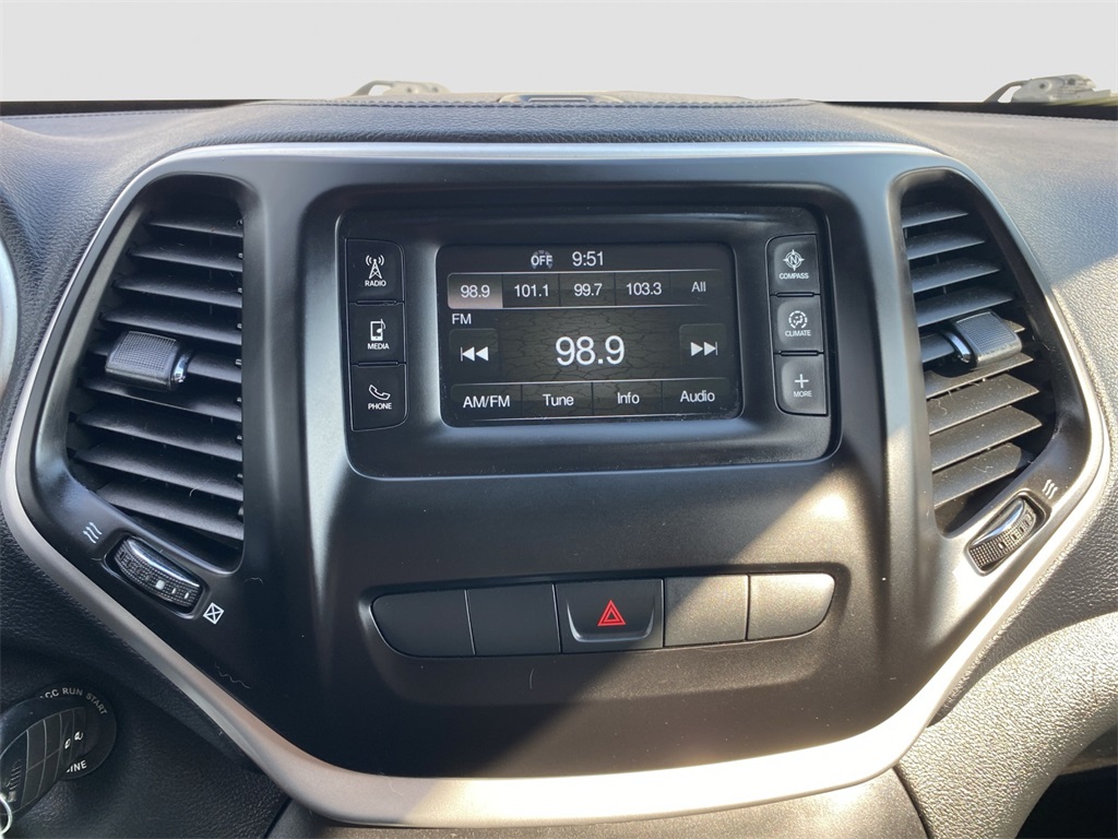2014 Jeep Cherokee Latitude photo 10