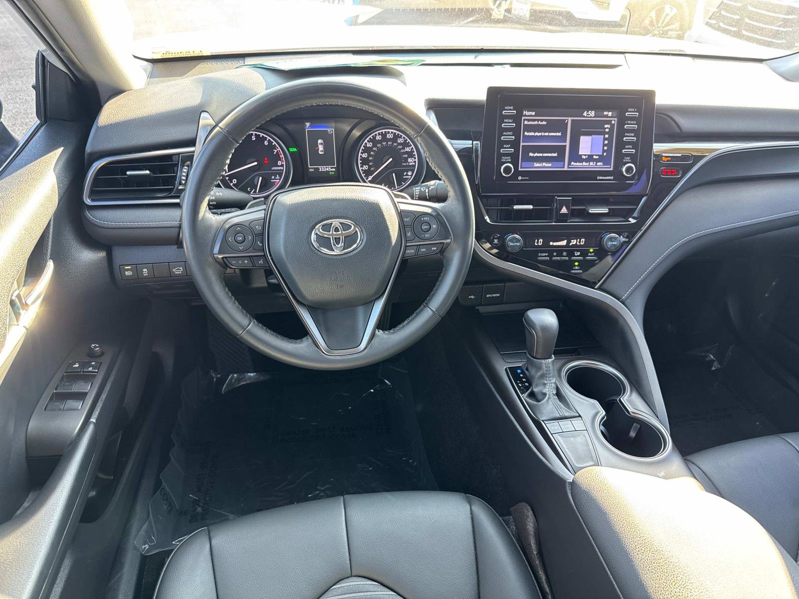 2022 Toyota Camry SE photo 8