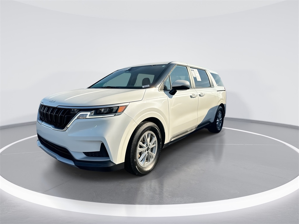 2024 Kia Carnival LX photo 4