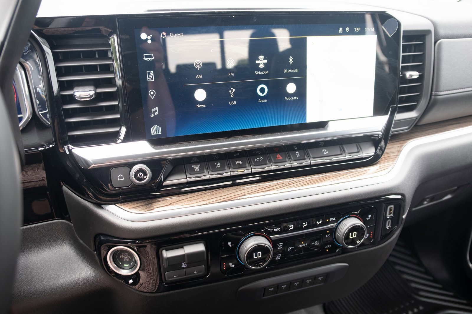 2025 Chevrolet Silverado 2500HD LT photo 3