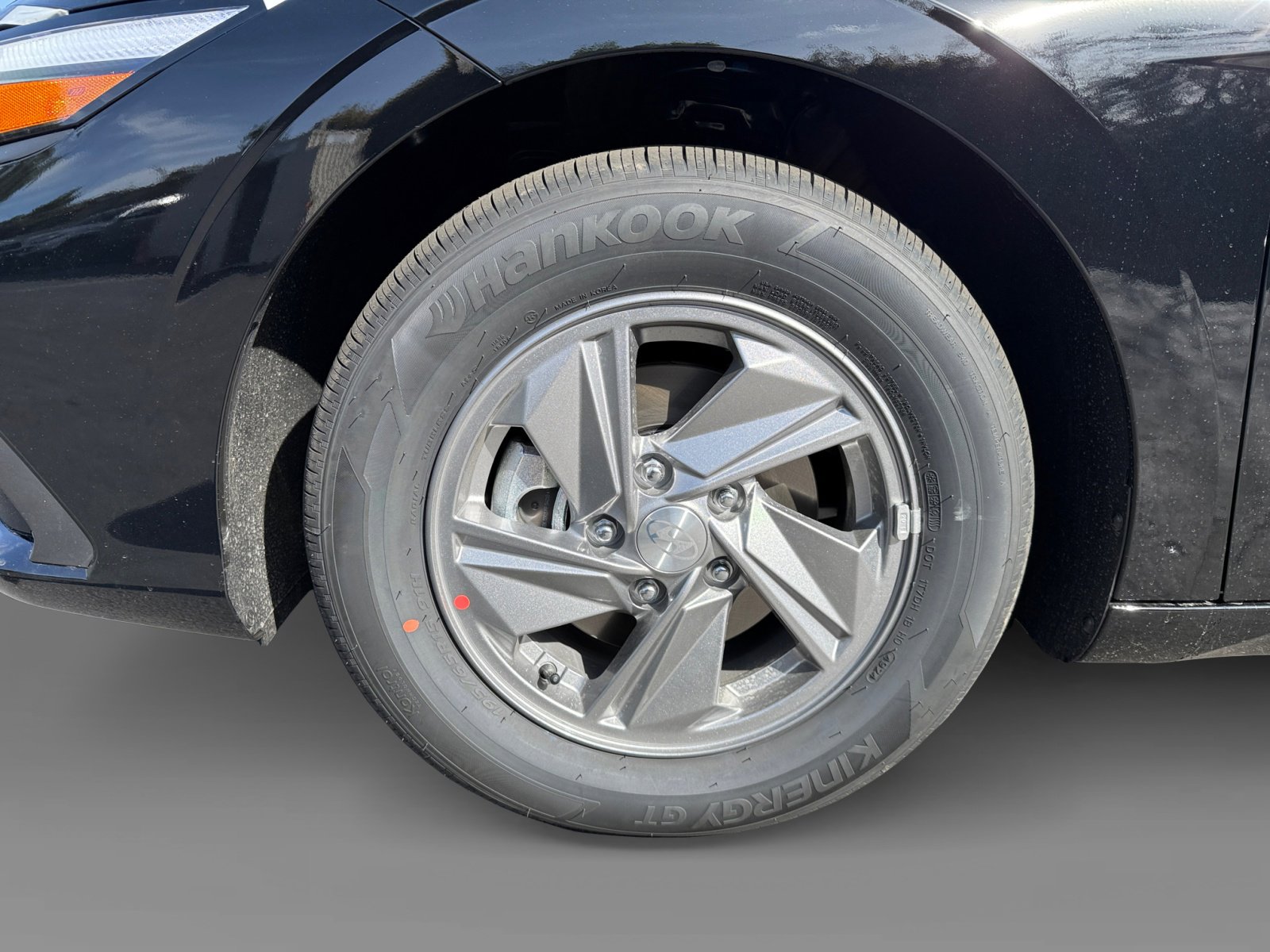 2025 Hyundai Elantra SE photo 9