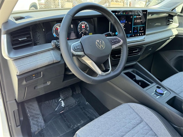 2025 Volkswagen Tiguan S photo 2