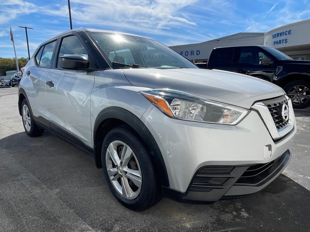 2020 Nissan Kicks S photo 3