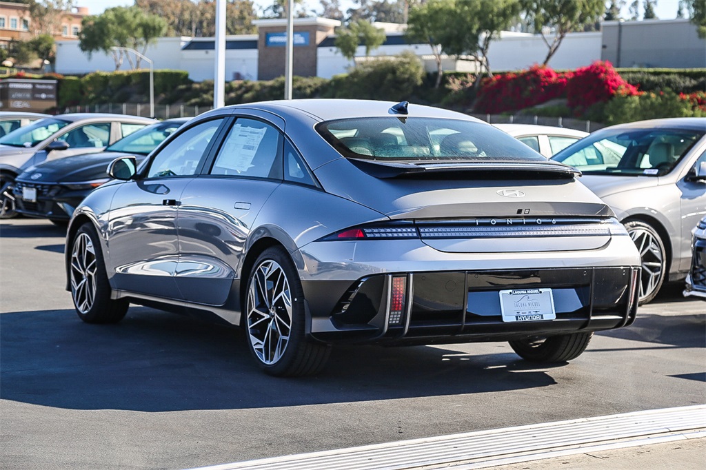 2025 Hyundai Ioniq 6 SEL photo 4