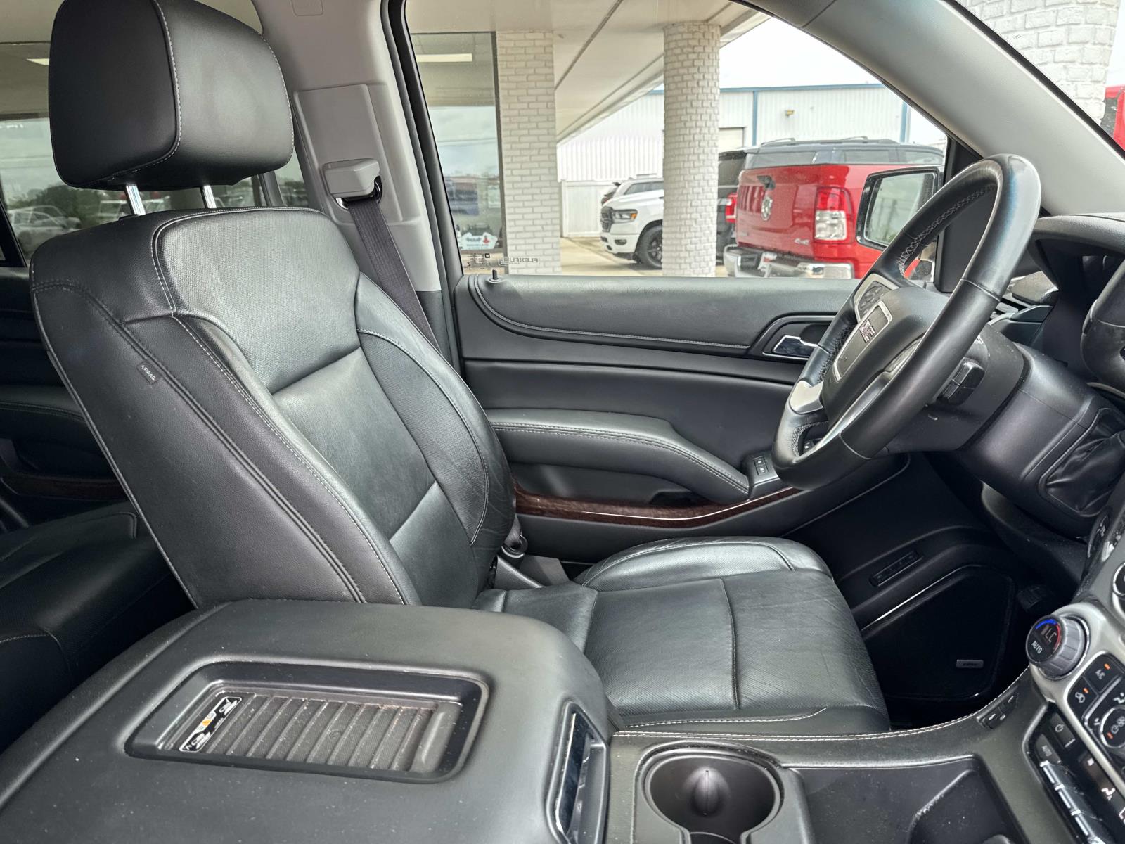 2017 Gmc Yukon SLT photo 10