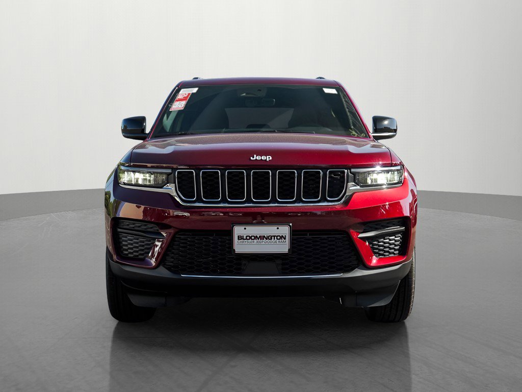 2025 Jeep Grand Cherokee Laredo X photo 2