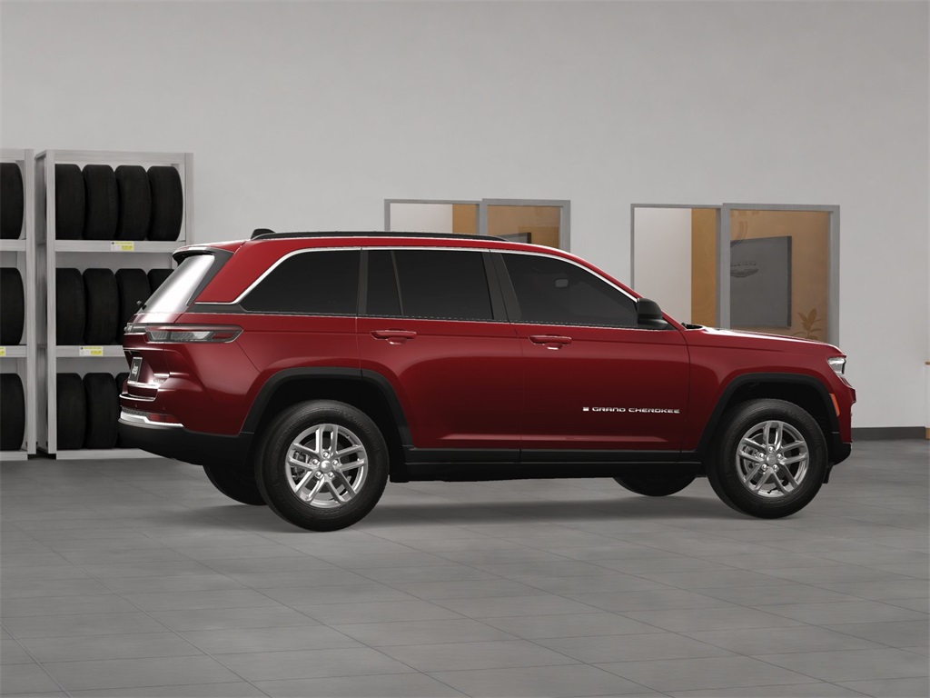 2025 Jeep Grand Cherokee Laredo X photo 5