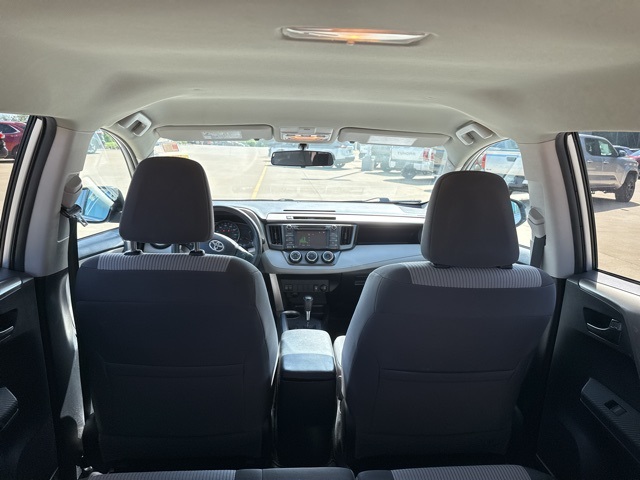 2015 Toyota RAV4 LE photo 18