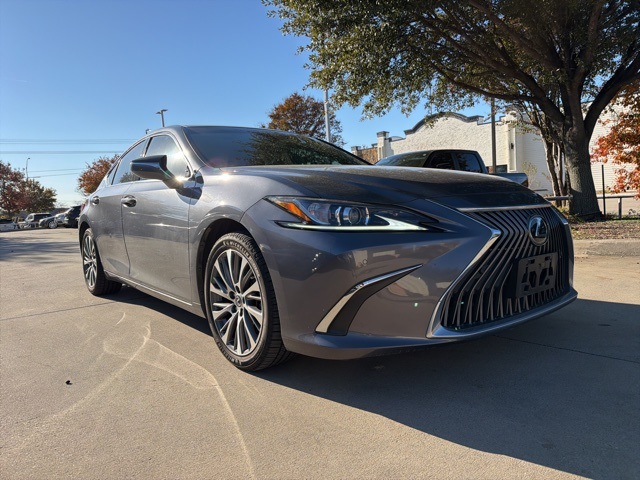 2019 Lexus ES 350's photo