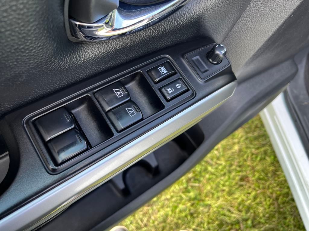 2018 Nissan Titan SV photo 15