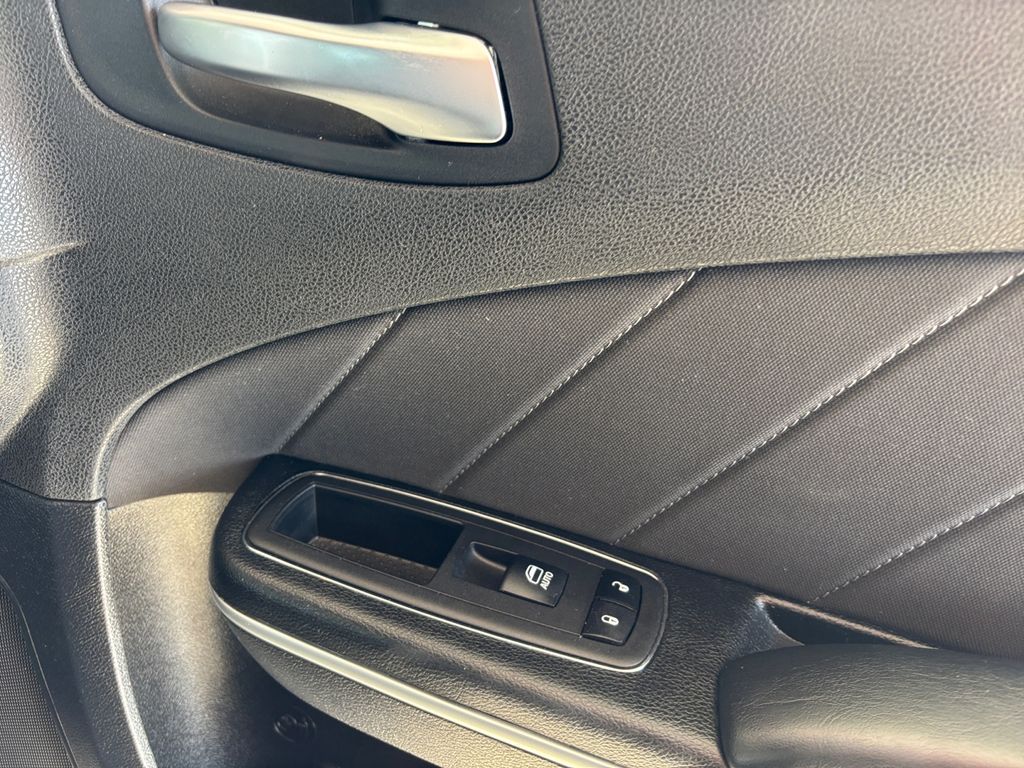 2023 Dodge Charger SXT photo 15