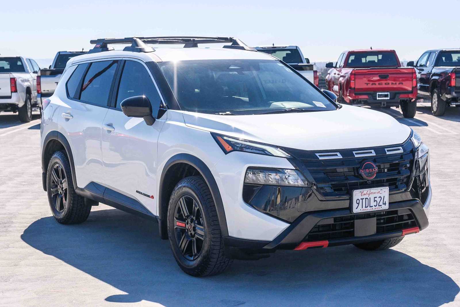 2025 Nissan Rogue SV photo 3