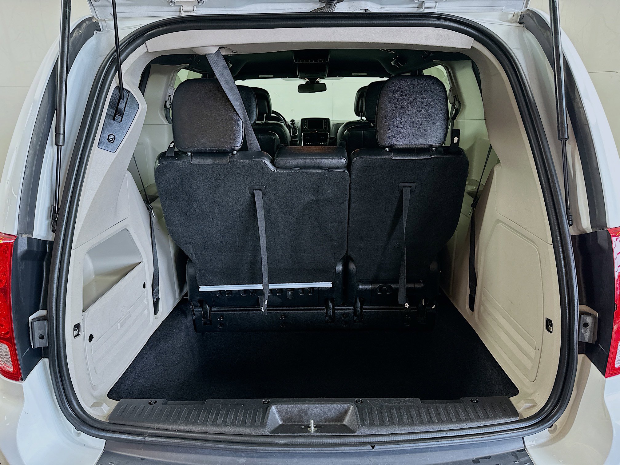 2020 Dodge Grand Caravan SXT photo 23