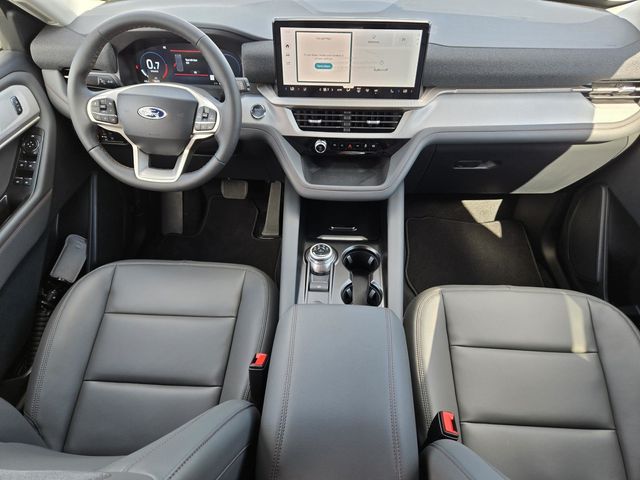 2025 Ford Explorer photo 4