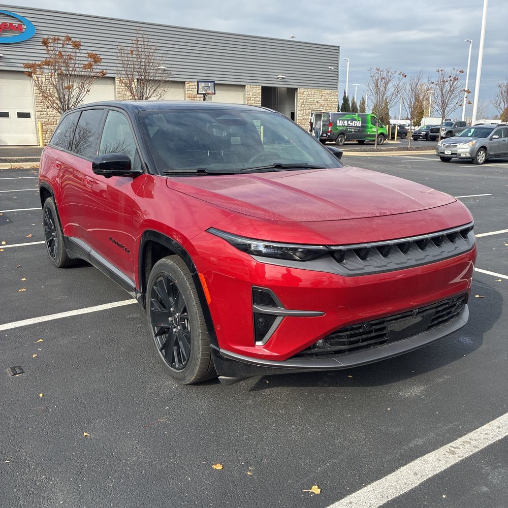 Used 2024 Jeep Wagoneer S Launch Edition with VIN 3C4RJNAK8RT178580 for sale in Columbus, OH