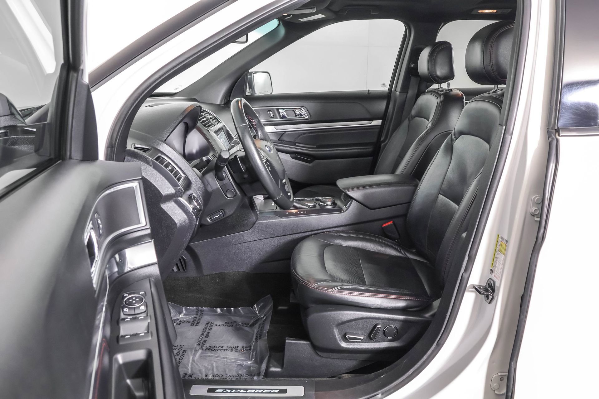 2017 Ford Explorer Sport photo 4