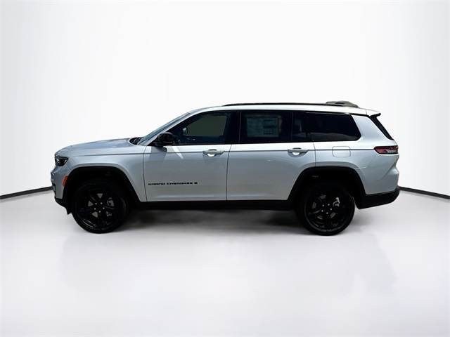 2025 Jeep Grand Cherokee Altitude photo 4