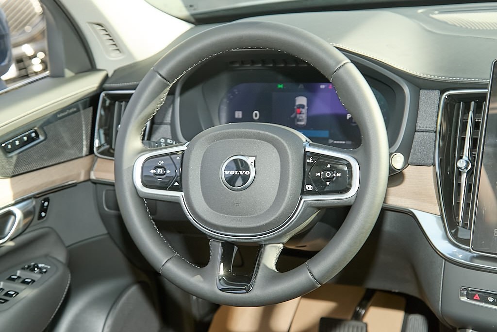 2026 VOLVO XC90 - Image 26