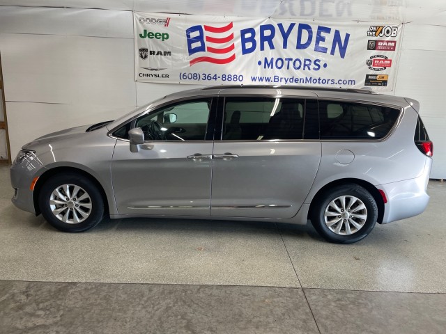 2019 Chrysler Pacifica Touring L photo 6