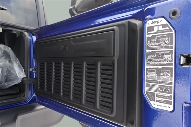 2018 Jeep Wrangler Sport S photo 4