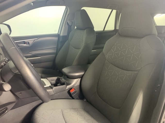 2021 Toyota RAV4 Hybrid XLE photo 12
