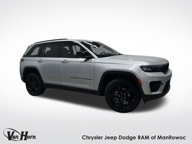 2023 Jeep Grand Cherokee Altitude's photo