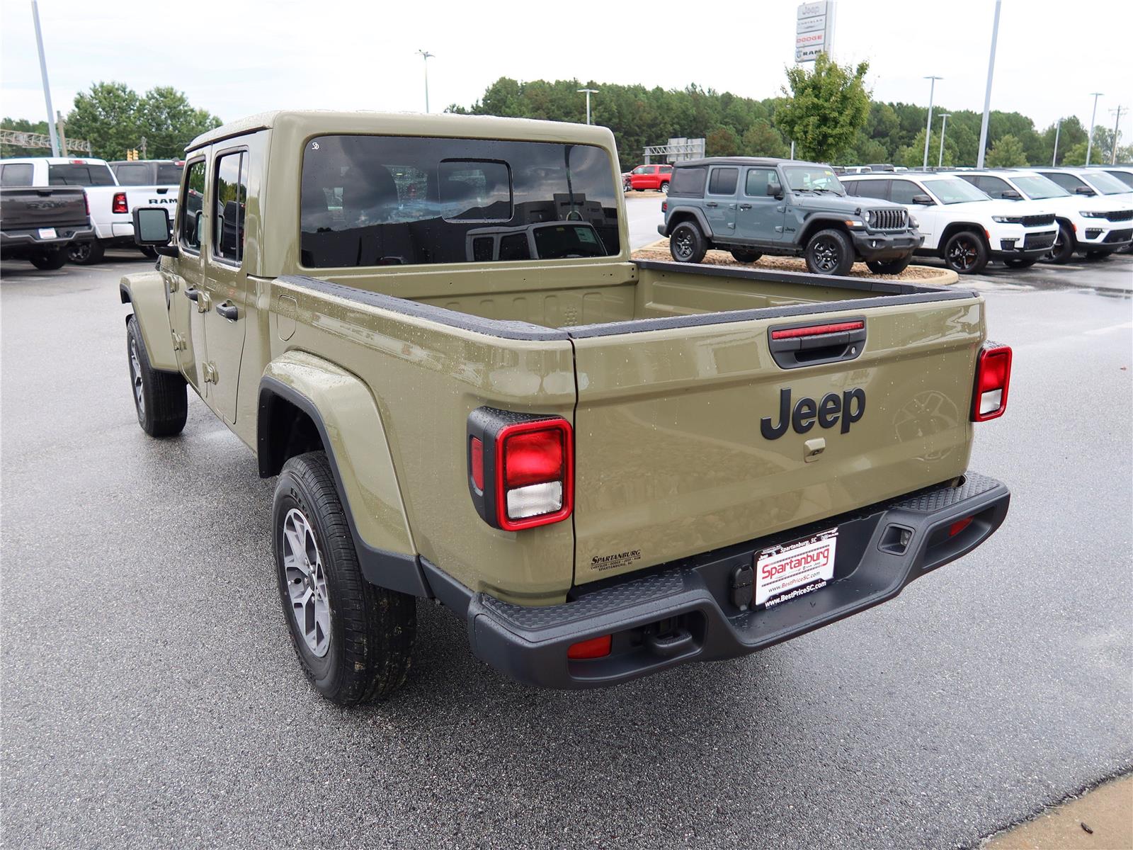2025 Jeep Gladiator Sport S photo 2