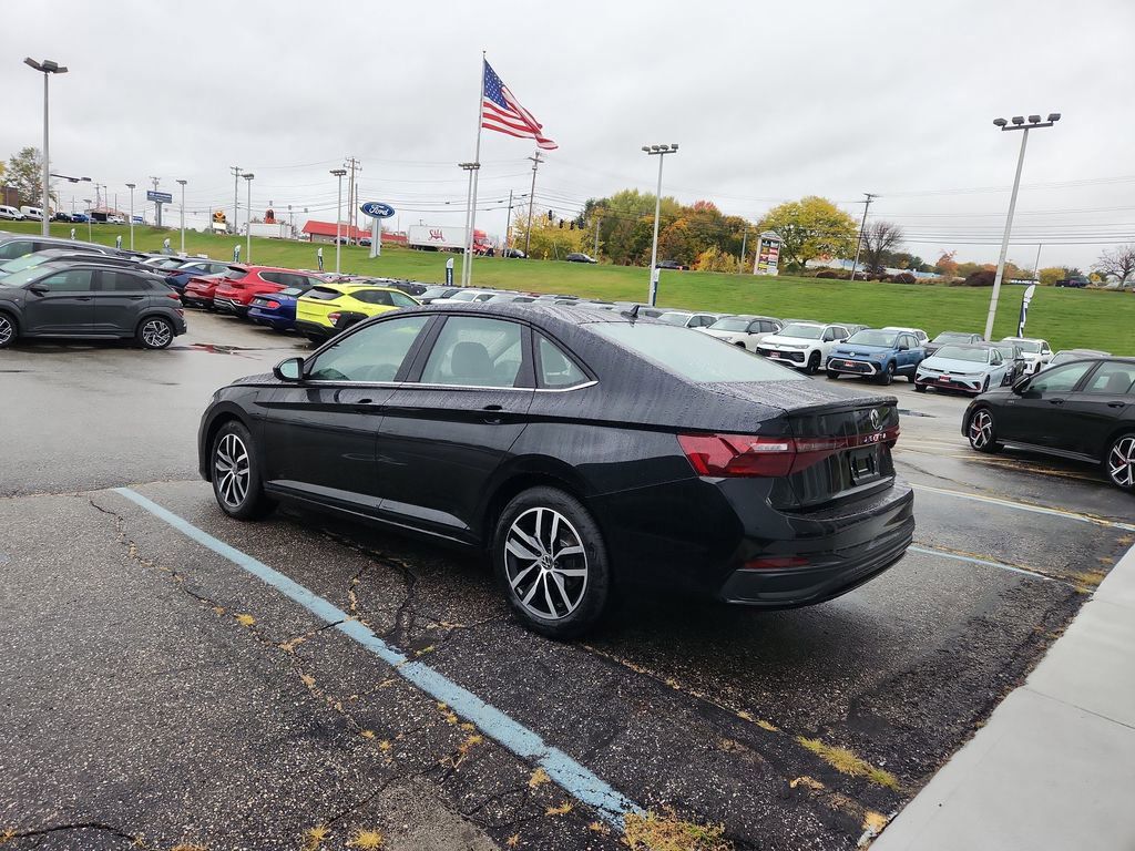 2026 Volkswagen Jetta 1.5T SE photo 2