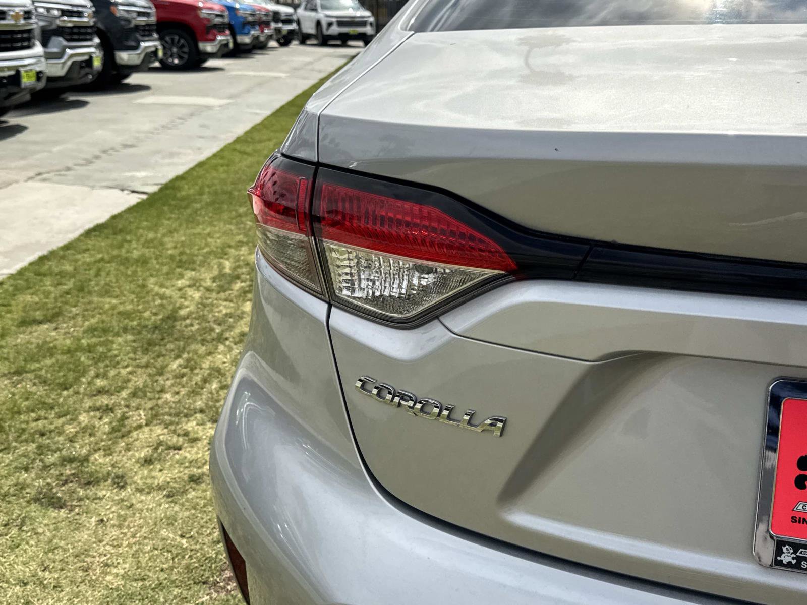 2020 Toyota Corolla LE photo 6