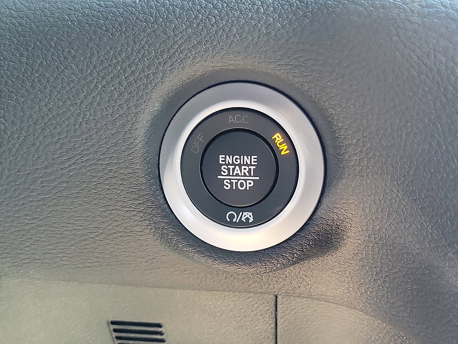 2026 Chrysler Pacifica photo 9