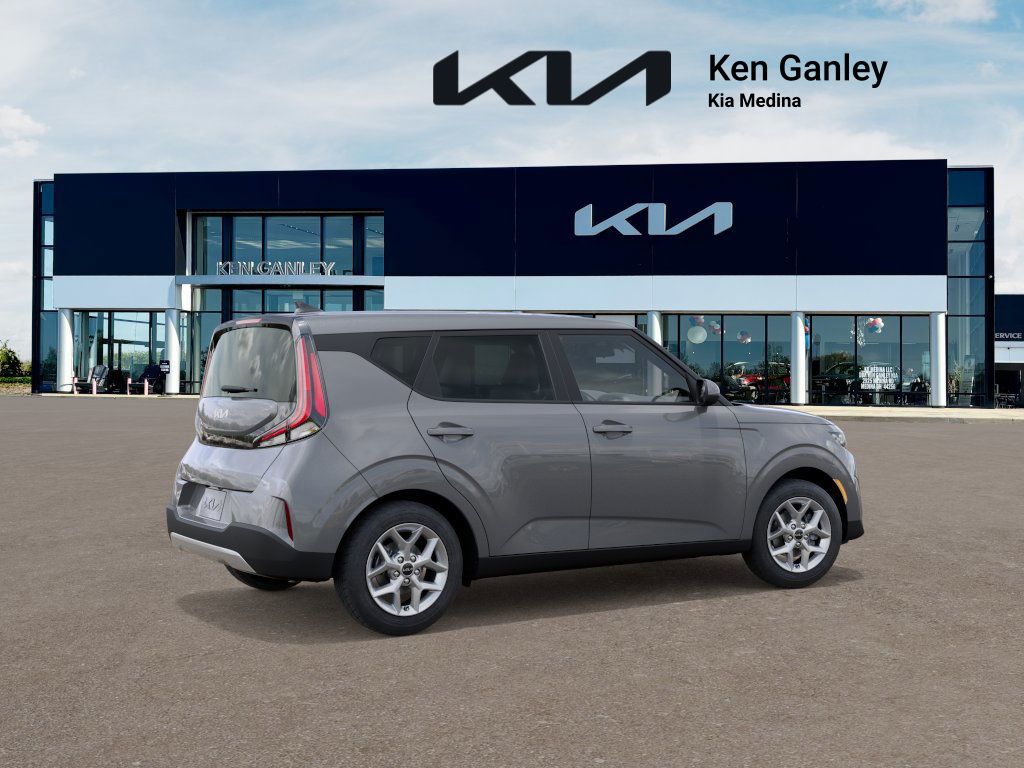 2025 Kia Soul LX S photo 2