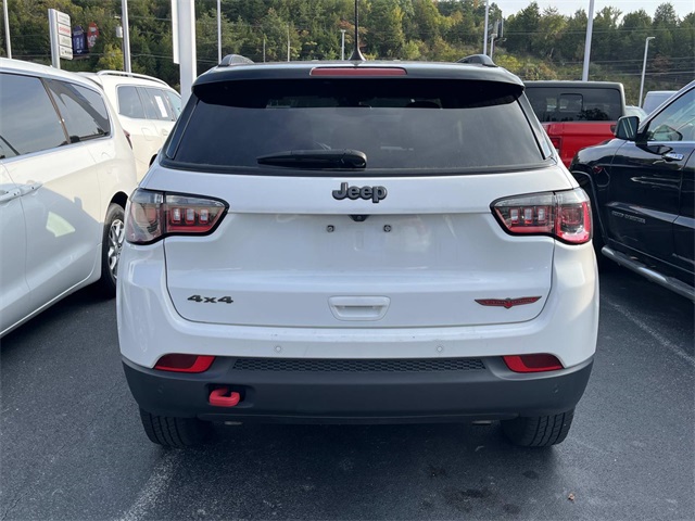 2024 Jeep Compass Trailhawk photo 3