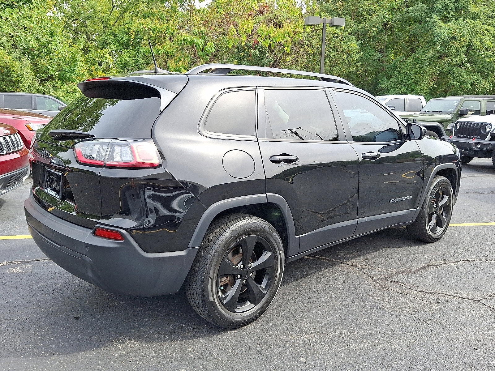 2019 Jeep Cherokee Altitude photo 2