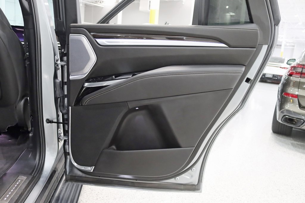 2025 Cadillac Escalade Premium Luxury photo 40