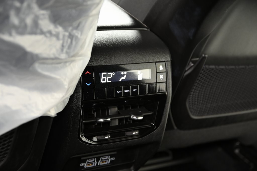 2023 Jeep Grand Cherokee Laredo photo 19
