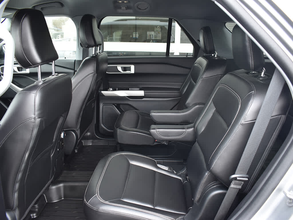 2022 Ford Explorer XLT photo 6