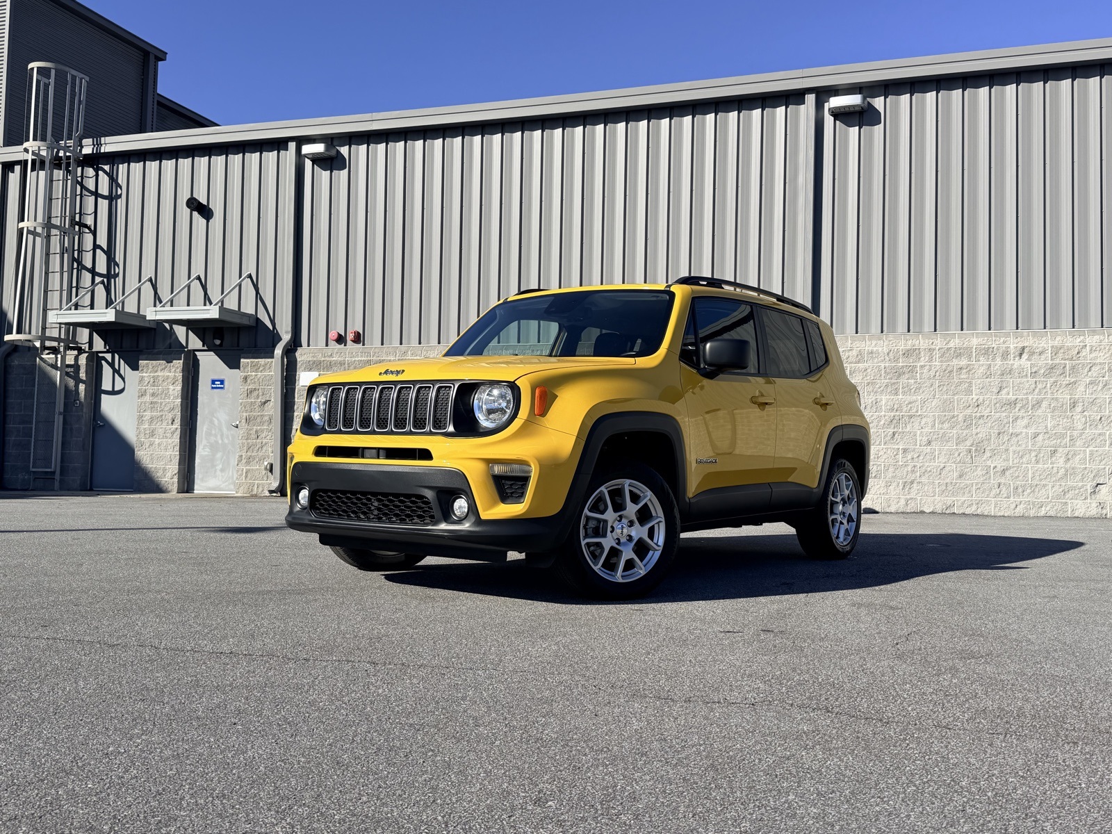 2023 Jeep Renegade Latitude's photo