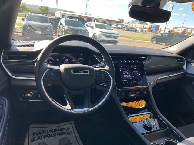 2024 Jeep Grand Cherokee Altitude photo 19