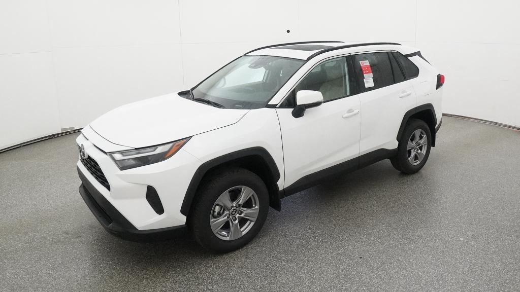 2025 Toyota RAV4 XLE's photo