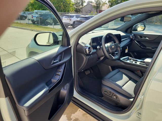 2026 Chevrolet Equinox LT photo 9