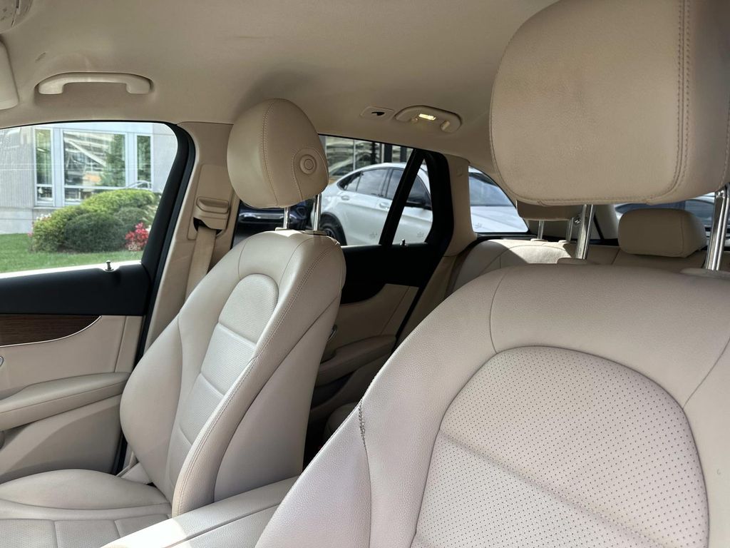 2022 Mercedes Benz GLC 300 4MATIC photo 36