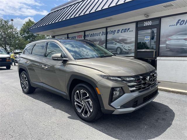 2025 Hyundai Tucson Hybrid Limited photo 2