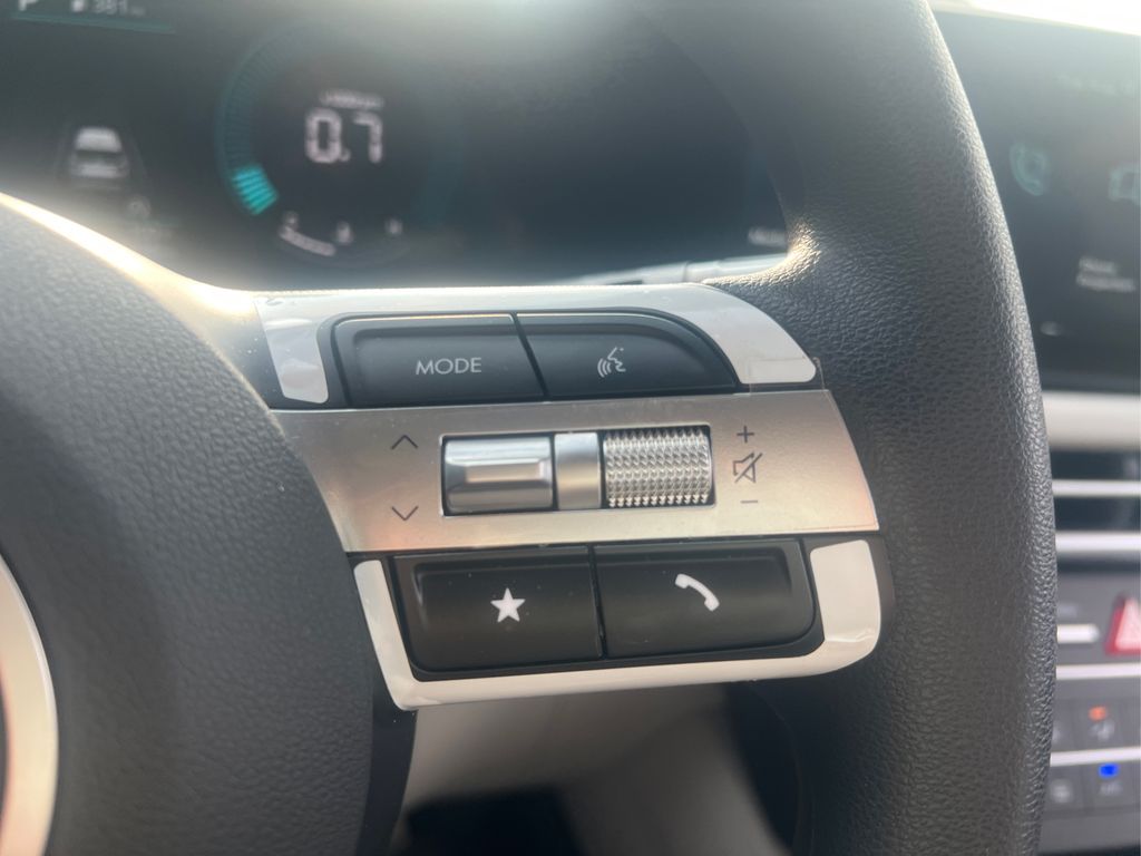2025 Hyundai Tucson SE photo 18