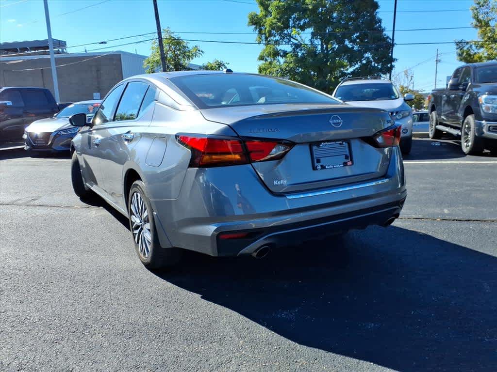 2023 Nissan Altima 2.5 SV photo 7