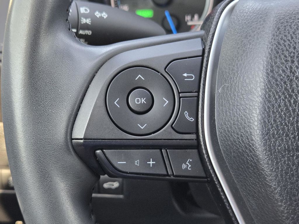 2023 Toyota Venza LE photo 15