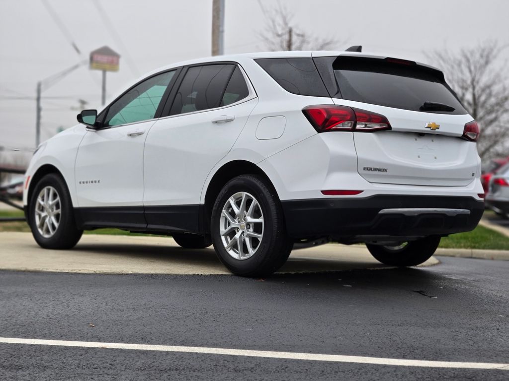 2024 Chevrolet Equinox LT photo 4