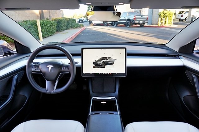 Used 2023  Tesla Long Range image 19